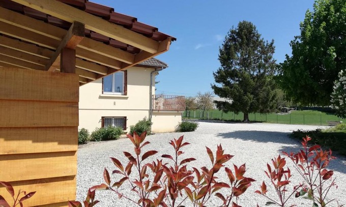 Piney House | Gîte Piney: Perfect Family Retreat for 6 Guests