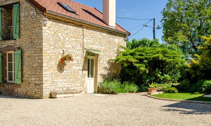 Polisot House | Gîte Polisot: Cozy Retreat for Two, Pet & Child Friendly