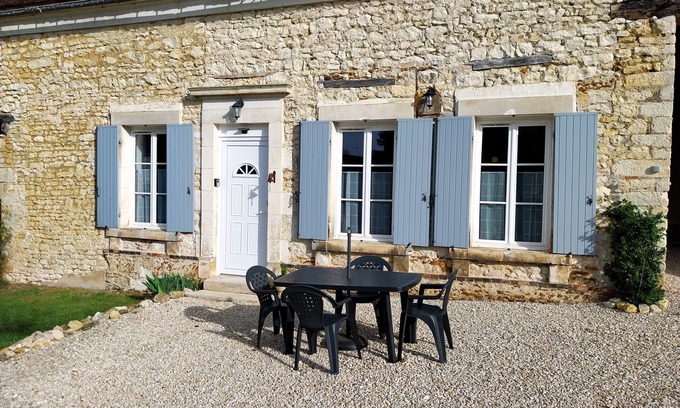 Branches House | Cozy Gîte Near Auxerre for Families with Spa & Hot Tub