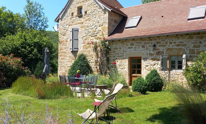 Frontenac Cottage | Gîte Quercy: Guest Rated 10/10 with Natural Pool & Garden