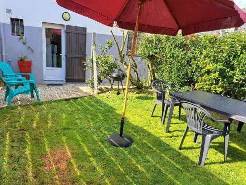 Saint-Lyphard House | Cozy Gîte with Private Garden Near La Baule & Guérande