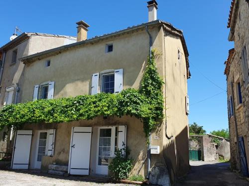 Grospierres House | Gîte Saint Prix: Oceanfront Haven with Pool & Pet-Friendly