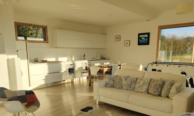 Cuhon House | Relax at Gîte Siette des Moulins with Hot Tub & Kitchen