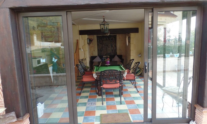 Castelnaud-la-Chapelle Cottage | Charming Gîte in Perigord Noir with Pool & Castle Views
