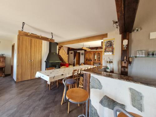 Vagney House | Mountain Retreat with Scenic Views & Family-Friendly Amenities