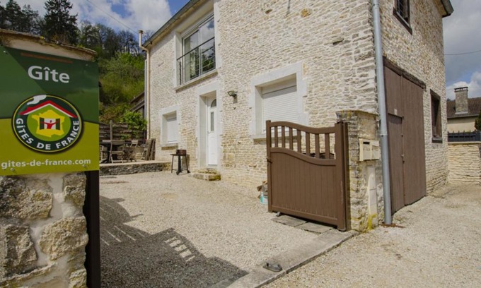 Spoy House | Family-Friendly Gîte Spoy: Perfect for 6 Guests