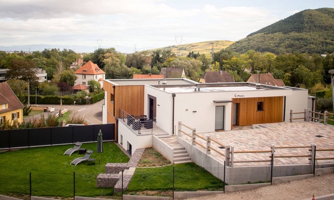 Turckheim House | Relaxing Gîte with Pool & Spa for 12-15 Near Colmar