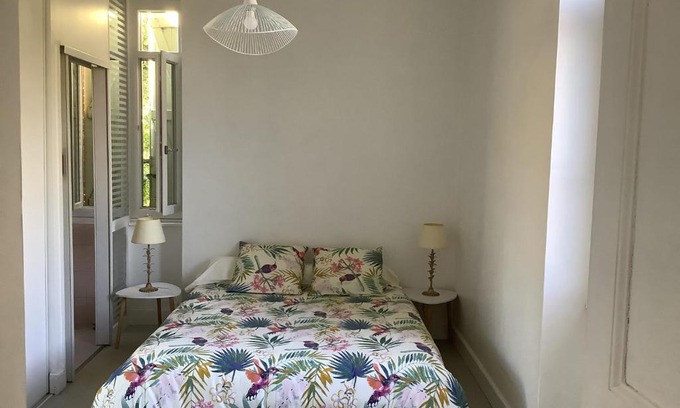 Molieres Apartment | Cozy Gîte T1 bis: Pet-Friendly Retreat with a Pool