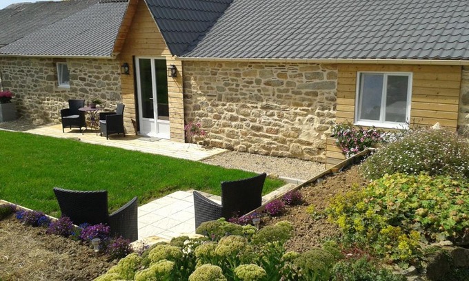 Briec Bed & Breakfast | Family-Friendly Gîte Ti-Maes with 9.7/10 Guest Rating