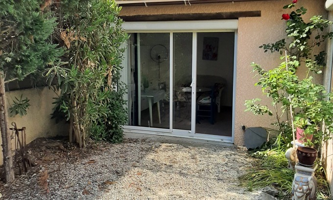 Colombiers Apartment | Tranquil Gîte with Garden and Terrace Near Canal du Midi