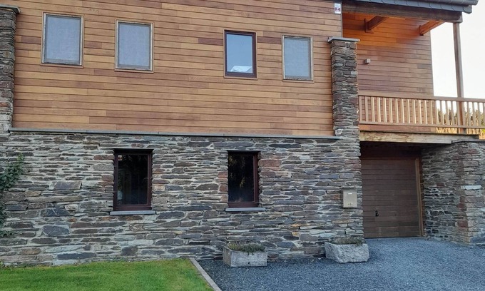 Engreux House | Comfortable Gîte with Garden, Terrace & Pet-Friendly Amenities