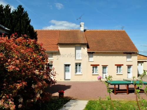 La Tour-Saint-Gelin House | Gîte Tout Inclus avec Jardin, Proche Richelieu, Idéal Familles, Animaux Acceptés - FR-1-381-434