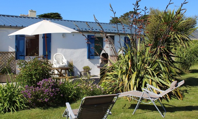 Landunvez Cottage | Oceanfront Gîte Ty Hent Bungalow at Argenton-Landunvez