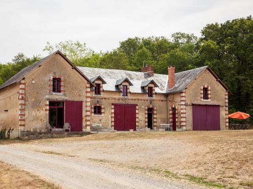 Arthon House | Unique Historical Gîte with Museum Near Châteauroux
