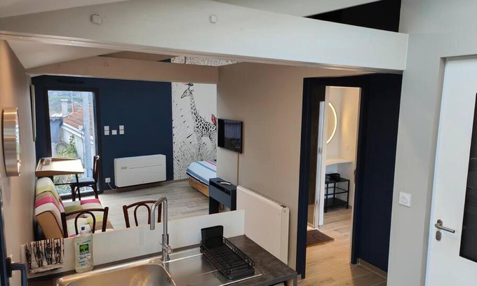 Caserne Mellinet Apartment | Book Your Stay at Gîte Urbain Happy Nantes - Pet Friendly Retreat