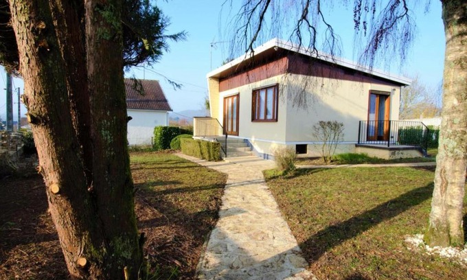 Villenauxe-la-Grande House | Comfortable Gîte in Villenauxe-la-Grande for Families & Pets