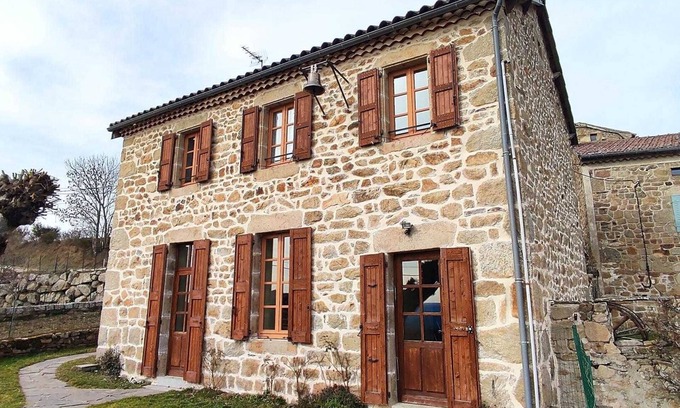 Laval-Atger House | Pet-Friendly Gîtes de France in Scenic Tresbos