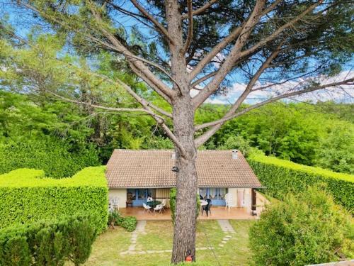 Ruoms House | Charming Gîtes de la Villa du Pin: Family & Pet Friendly