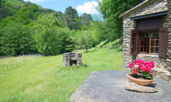 Saint-Germain-de-Calberte House | Family-Friendly House with Kitchen Amenities for Your Stay