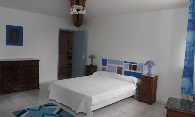 Arles Cottage | Pet-Friendly Gîtes in Camargue with Spa and Breakfast