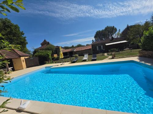 Frayssinet-le-Gelat House | Gîtes Le Carpe Diem: Oceanfront Oasis with Pool Access