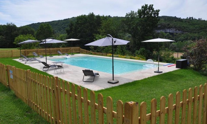 Les Eyzies House | Gîtes les 7 Roches: Oceanfront Retreat for Families