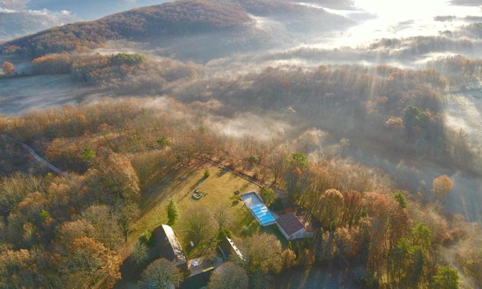 Simeyrols House | Idyllic Gîtes Sibémol: 4-Star Retreat with Ocean Views