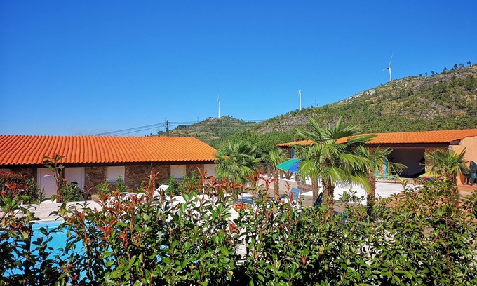 Armamar Bed & Breakfast | Discover Gójim Cottage: Family-Friendly Retreat with Pool