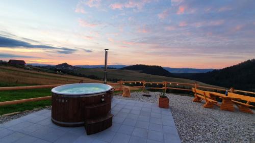 Krempachy House | Experience Górskie Tarasy: Family-Friendly with Hot Tub