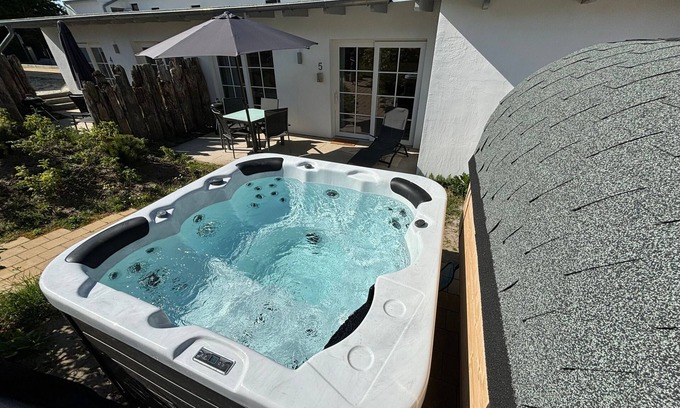 Ostseebad Baabe Apartment | Cozy Göhren Fewo 5: Oceanfront Escape with South Terrace