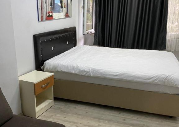 Emin Sinan Apartment | Cozy Gökalp Apart: Family-Friendly Stay with Kitchen Amenities