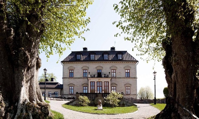 Jarfalla Municipality Hotel | Discover Görvälns Slott: 4-Star Hotel with Spa & Pool