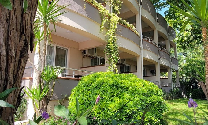 Akcay Bed & Breakfast | Discover Güneş Otel: Ocean View & Spa Retreat Awaits