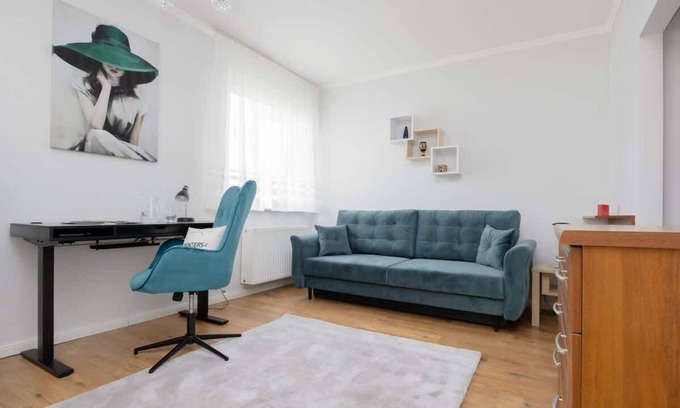 Bielany Apartment | Cozy Studio for Two with Smart TV in Central Warsaw