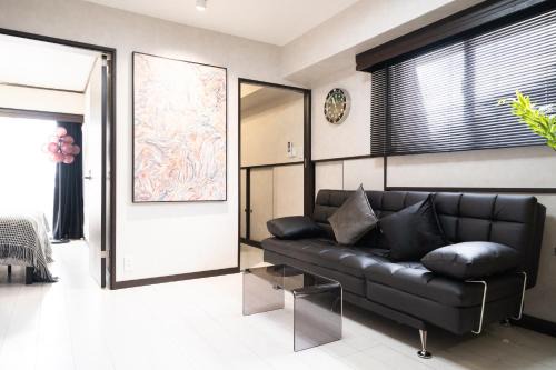 Kabukicho Apartment | Modern 2-Bedroom Retreat in Shinjuku, Steps from the Station