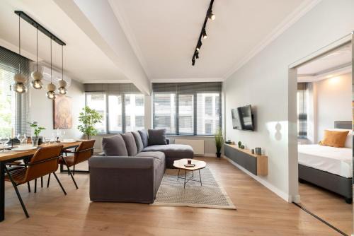 Kabatas Apartment | Explore G&B Mansion: Family-Friendly 4-Star Retreat