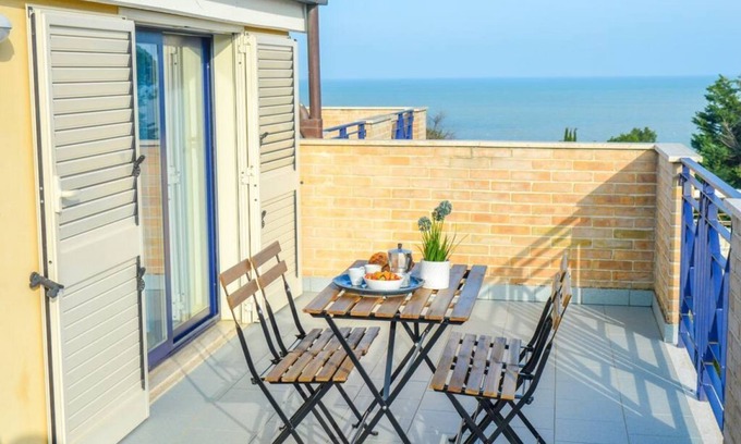 Foggetta Apartment | G.Bay C28 - Cozy Apartment with Balcony & Scenic Views