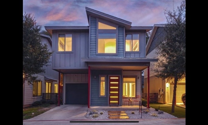 Galindo House | Top-Rated G Unit on Banister: Family-Friendly Escape