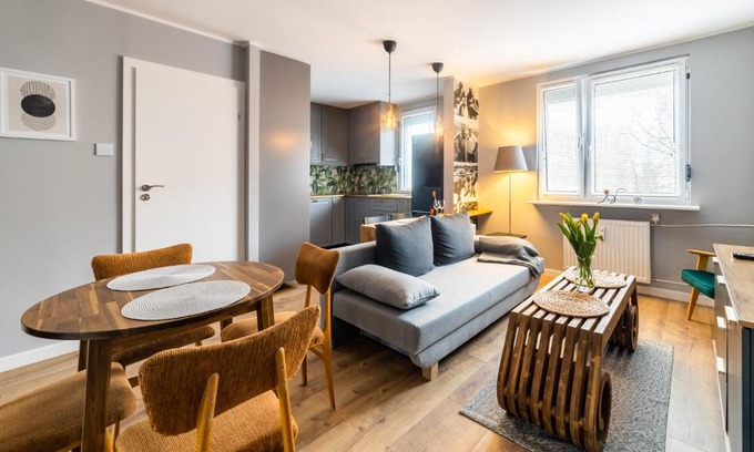 Osiedle Grunwaldzkie Apartment | G15 Apartment: Highly Rated & Family-Friendly Retreat