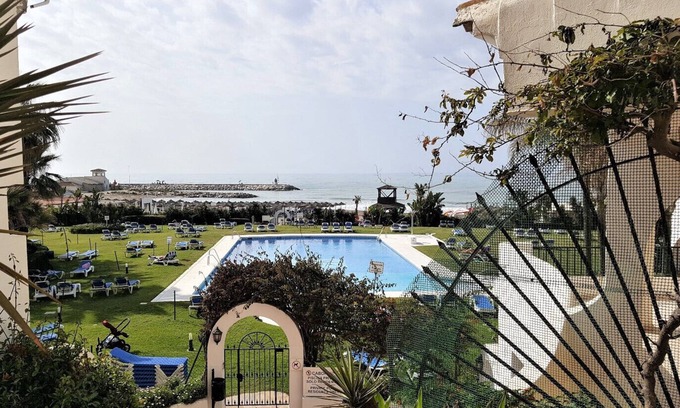 Cabopino Apartment | G33' Cabopino: Family-Friendly Retreat with Ocean Views