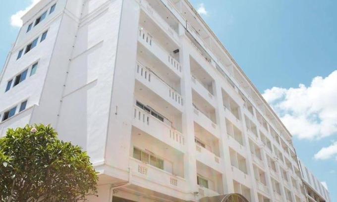 Sadao Hotel | Budget-Friendly G9 Hotel Dannok with Family Amenities