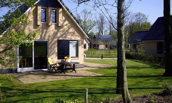 Sondel House | Guest Rated Gaasthoeke: Family-Friendly Comfort Awaits
