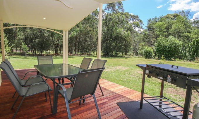 Wandiligong House | Welcoming Gables in Wandiligong: Family-Friendly Retreat