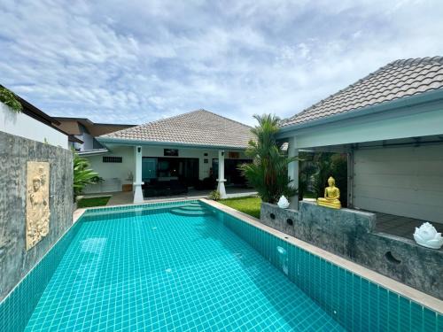 Ban Saiyuan Villa | Experience Gabriel Villa by G Estate: Oceanfront Oasis Awaits