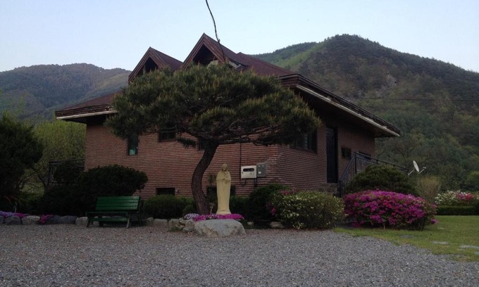 Jeongseon Villa | Delight in Gabriel Villa: Child-Friendly Getaway with 9.3 Rating