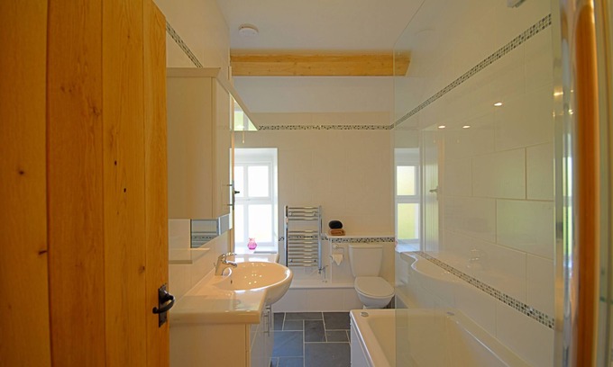 Cylch-Y-Garn Cottage | Gadlys Farmhouse and Cottage: Perfect for Family Getaways