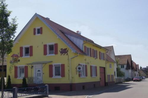 Rust Hotel | Guest Rated 9.1: Gaestehaus Gravell with Pool & Family Fun