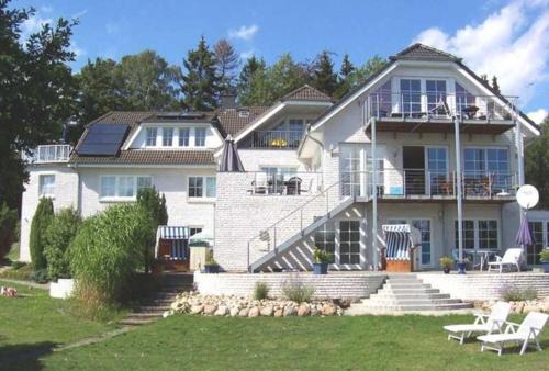 Sierksdorf Apartment | Inviting Gaestehaus Vogelsang with Oceanfront Views