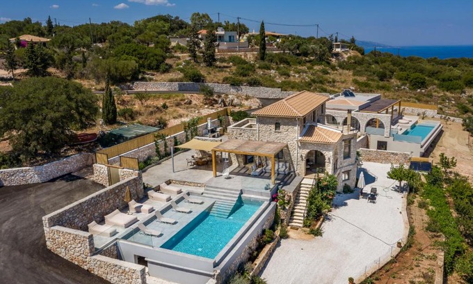 Korithi Villa | Gagouinos Cottage: Top-Rated 4-Star Getaway with Hot Tub