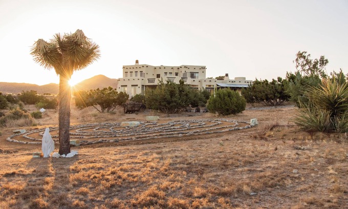 Yucca Valley Villa | Explore GAIA VILLA: Joshua Tree Retreat with Spa & Hot Tub